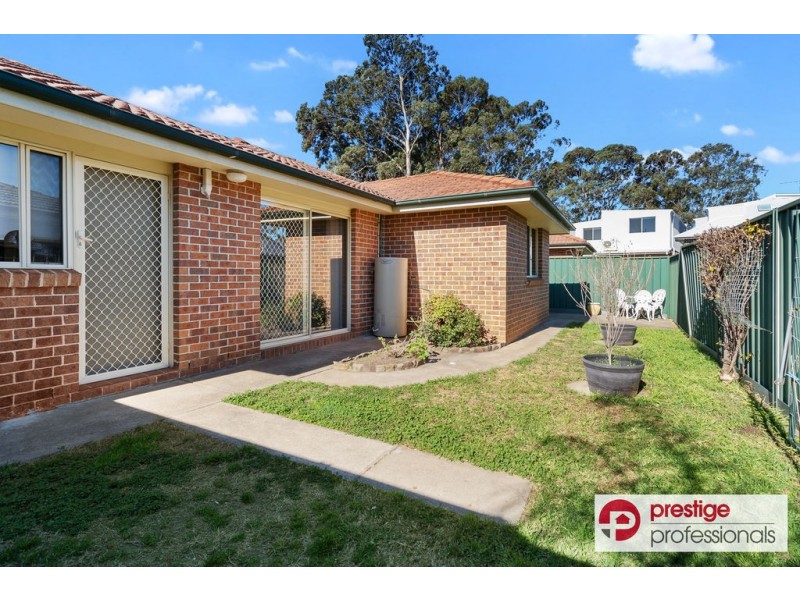 1/3 Carinya Place, Moorebank NSW 2170