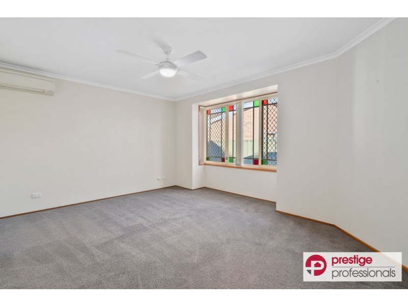 8 Bibury Close, Chipping Norton NSW 2170