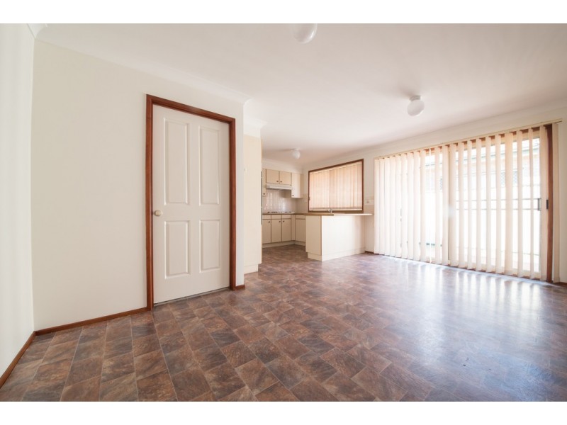 8 Clarendon Court, Wattle Grove NSW 2173