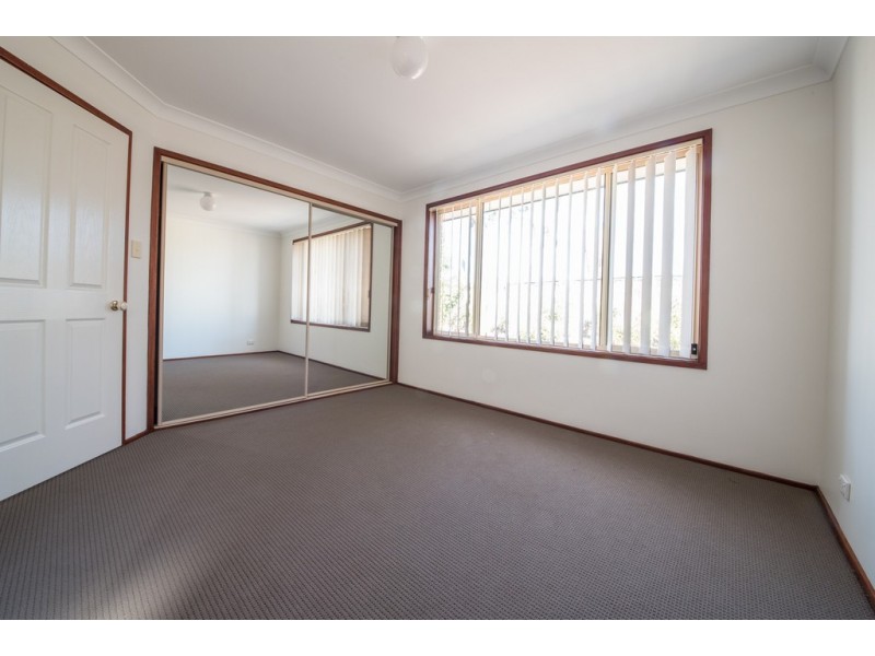 8 Clarendon Court, Wattle Grove NSW 2173