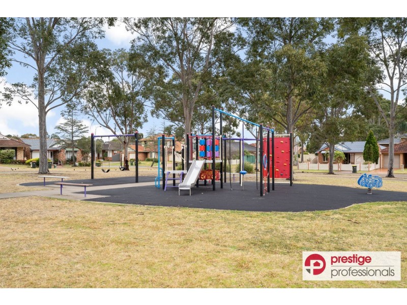 18 Kanangra Court, Wattle Grove NSW 2173