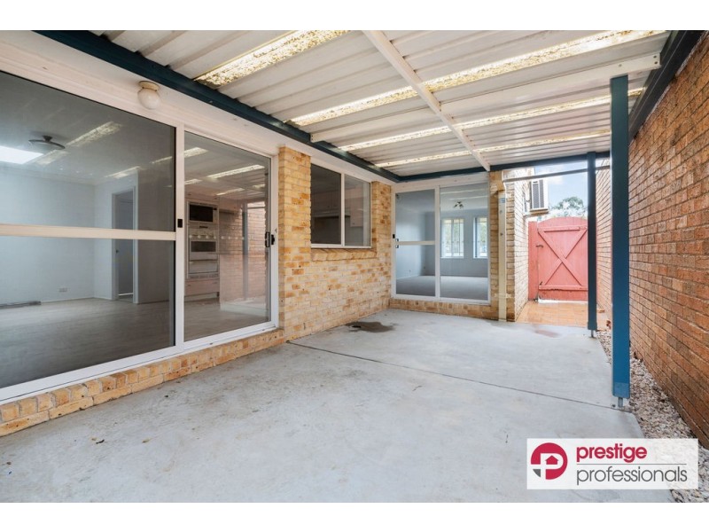 18 Kanangra Court, Wattle Grove NSW 2173