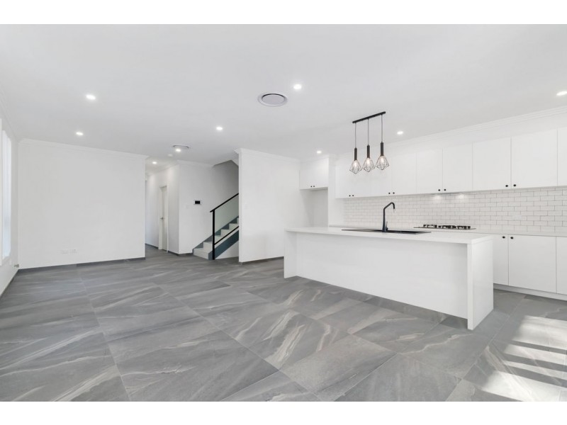 9A Brallos Avenue, Holsworthy NSW 2173