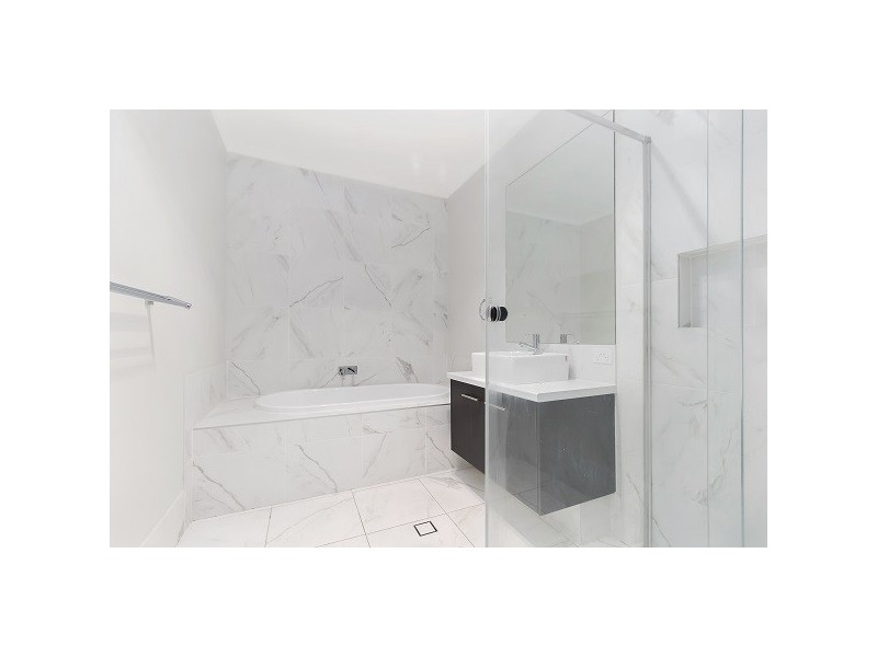 40 Lowndes Drive, Oran Park NSW 2570