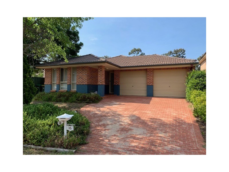 16 Wallcliffe Court, Wattle Grove NSW 2173