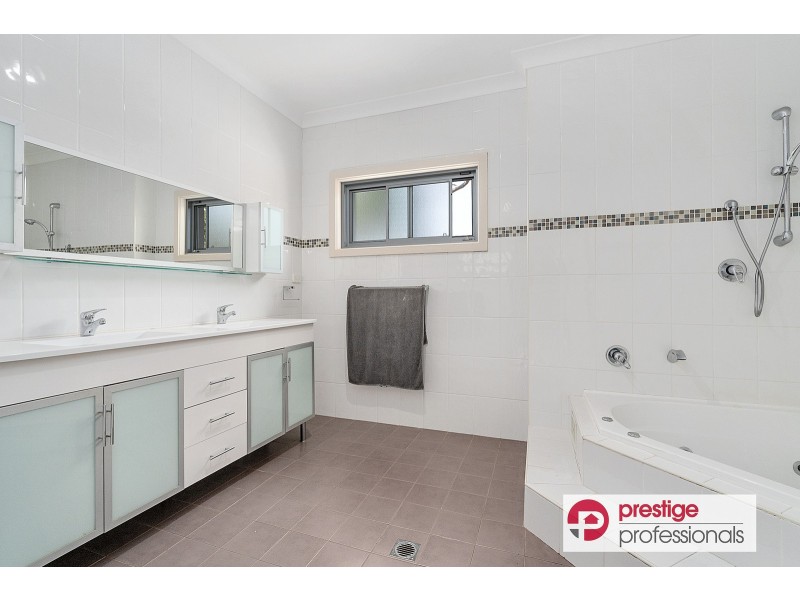 14 River Heights Road, Pleasure Point NSW 2172