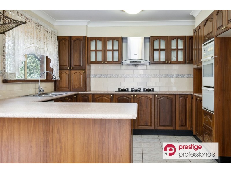 22 Castle Rock Court, Wattle Grove NSW 2173