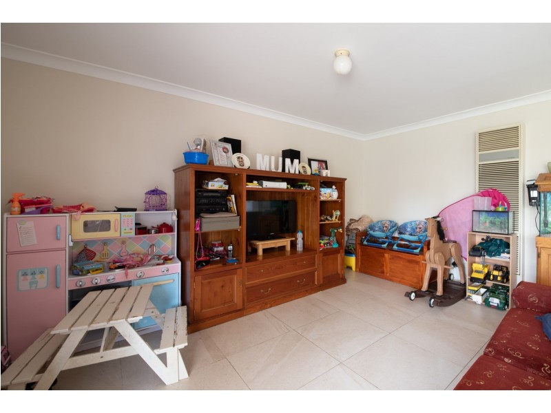 40 Banyule Court, Wattle Grove NSW 2173