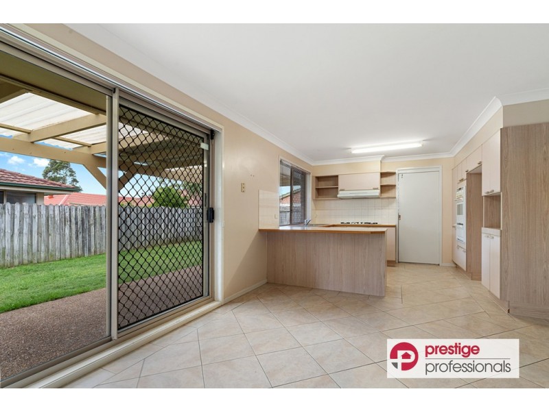 8 Haughton Court, Wattle Grove NSW 2173
