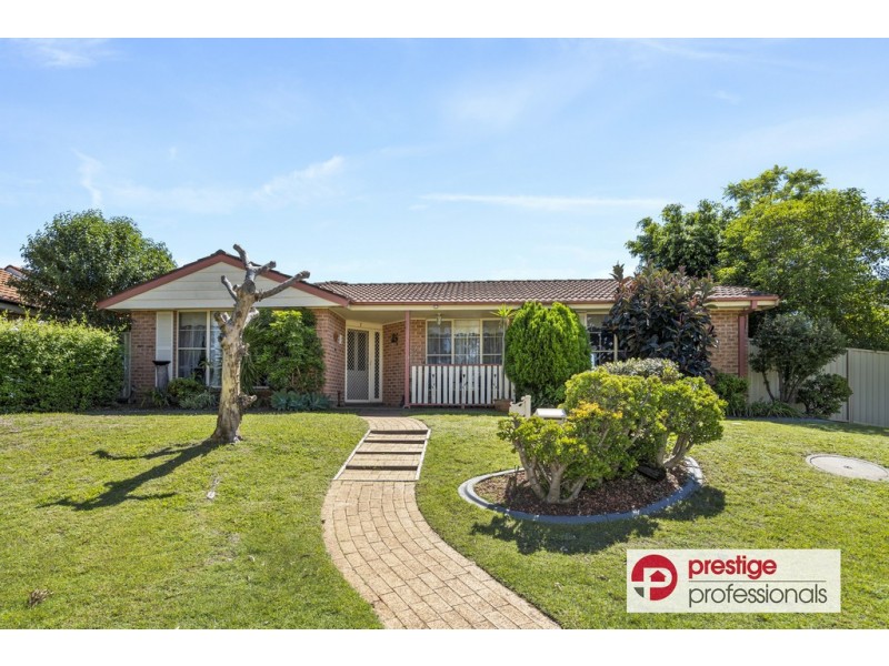 7 Fernleaf Court, Wattle Grove NSW 2173