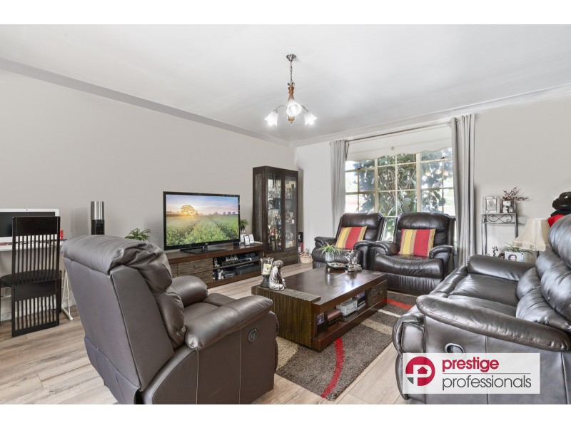 7 Fernleaf Court, Wattle Grove NSW 2173