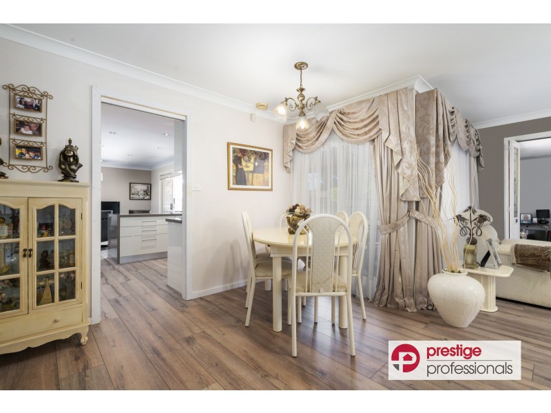 7 Fernleaf Court, Wattle Grove NSW 2173