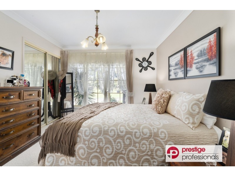 7 Fernleaf Court, Wattle Grove NSW 2173