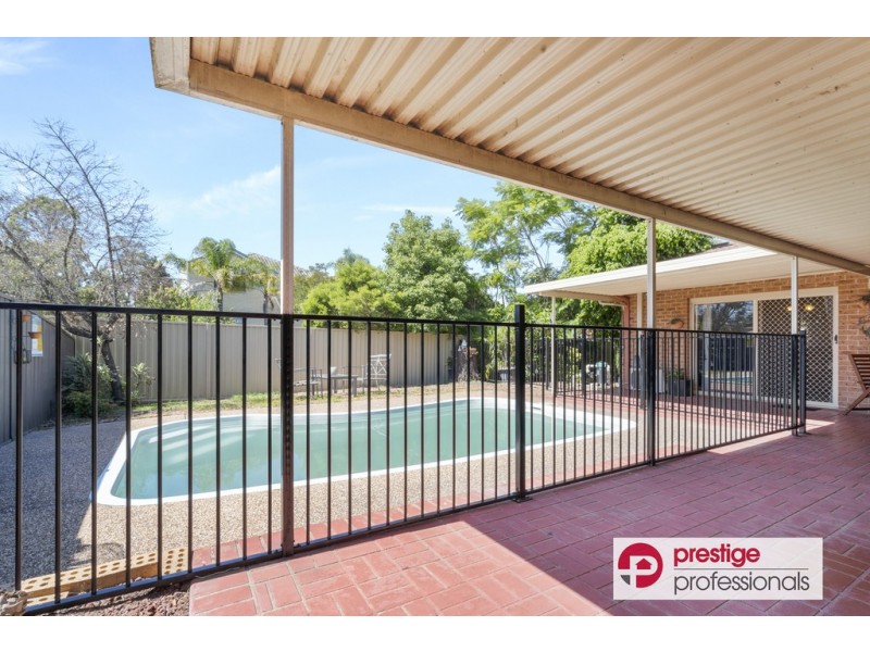 7 Fernleaf Court, Wattle Grove NSW 2173