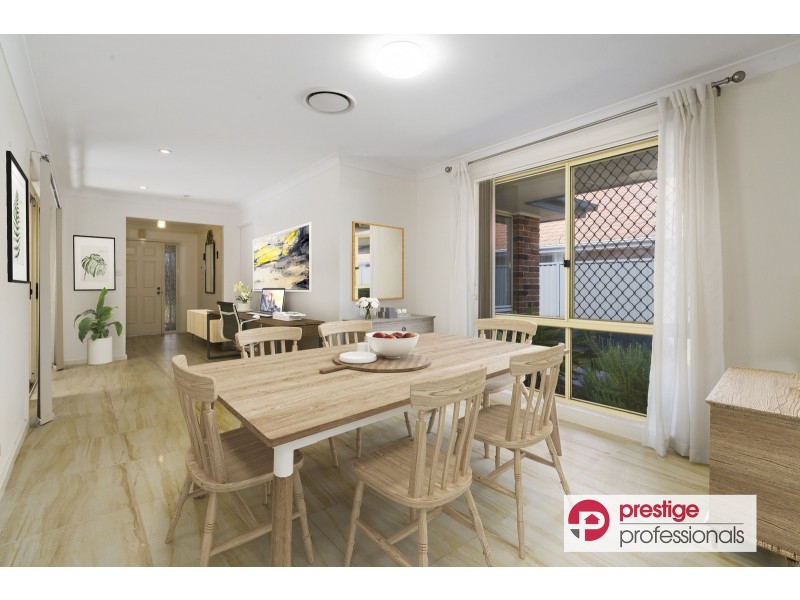 8 Ellerston Court, Wattle Grove NSW 2173