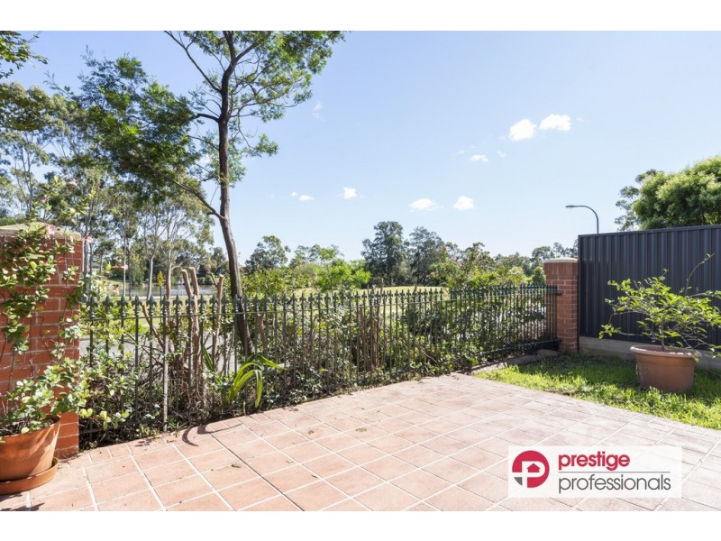 8 Ellerston Court, Wattle Grove NSW 2173