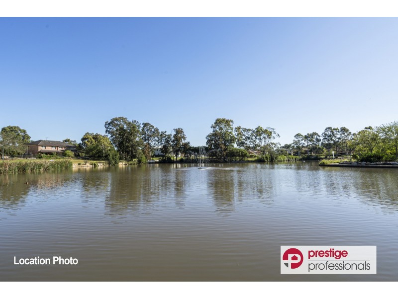 8 Ellerston Court, Wattle Grove NSW 2173