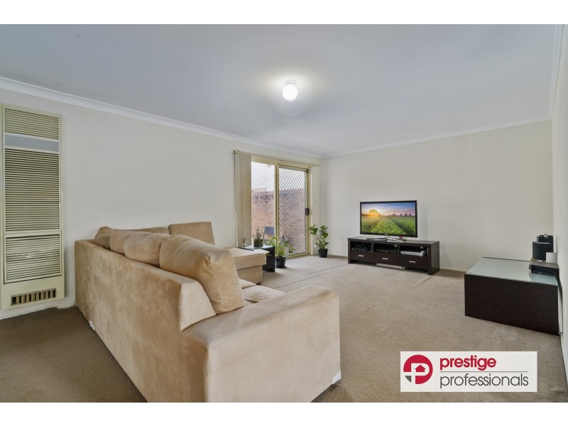 6 Mallee Court, Wattle Grove NSW 2173