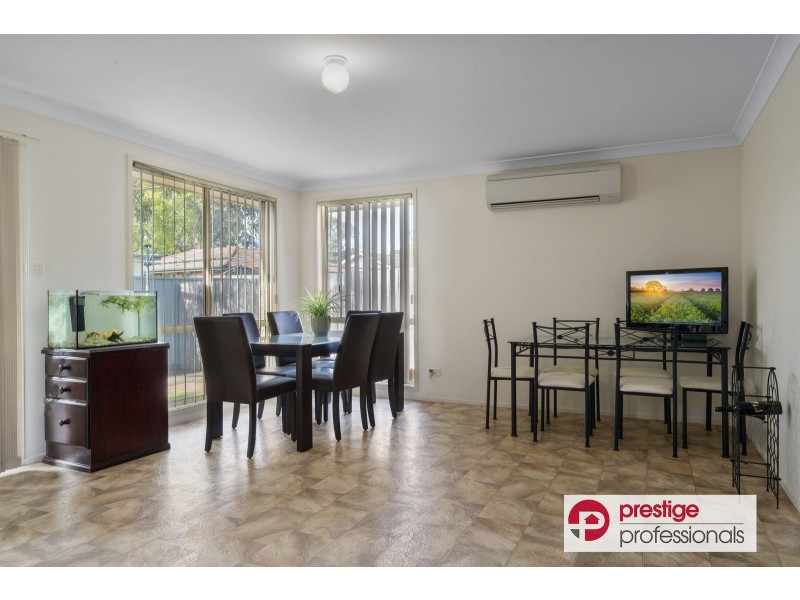 6 Mallee Court, Wattle Grove NSW 2173