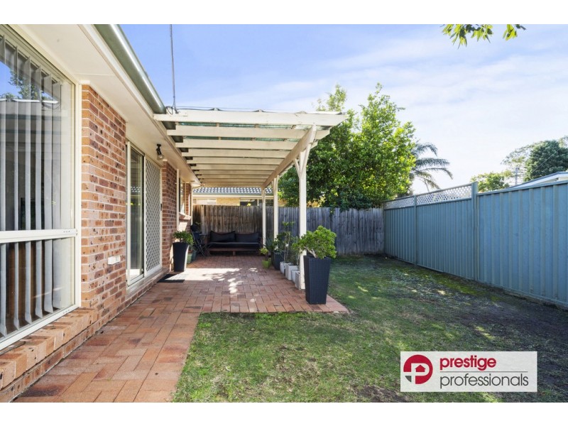 6 Mallee Court, Wattle Grove NSW 2173