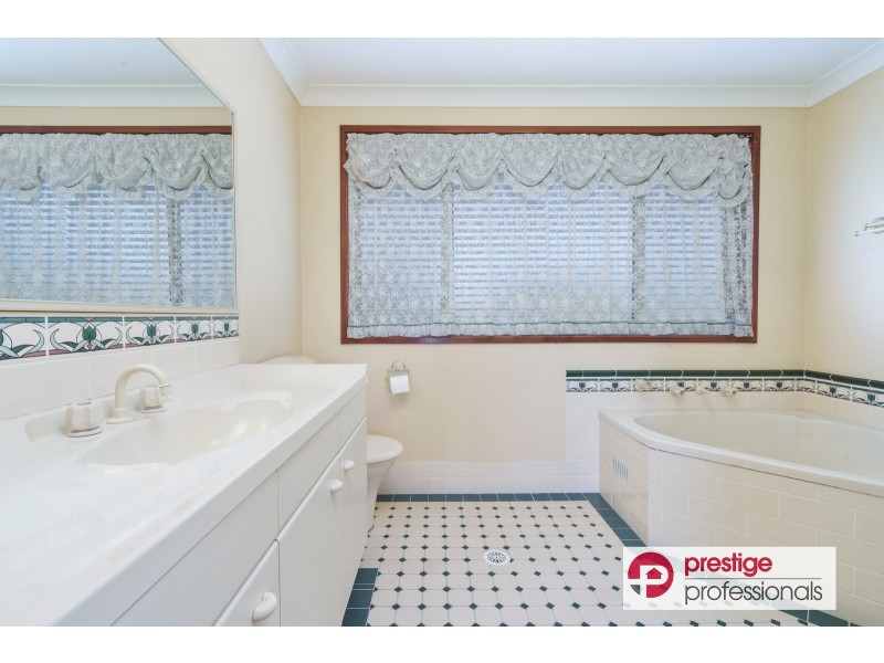 78 Daintree Drive, Wattle Grove NSW 2173