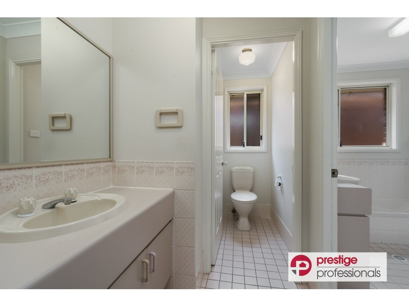 8 Kirkham Mews, Wattle Grove NSW 2173