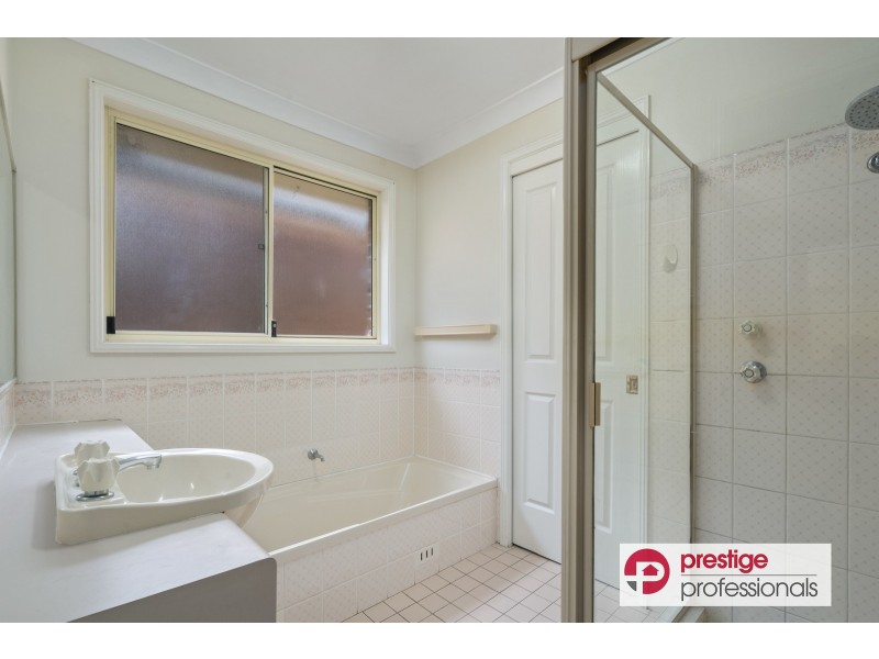 8 Kirkham Mews, Wattle Grove NSW 2173