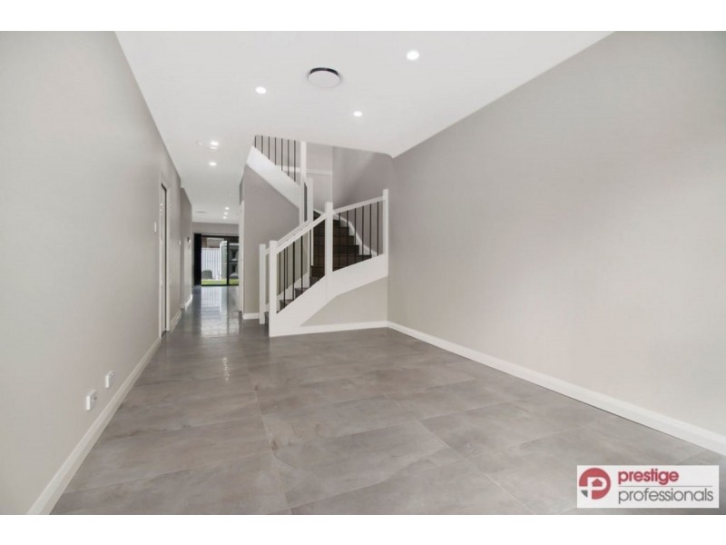 2/256 Epsom Road, Chipping Norton NSW 2170