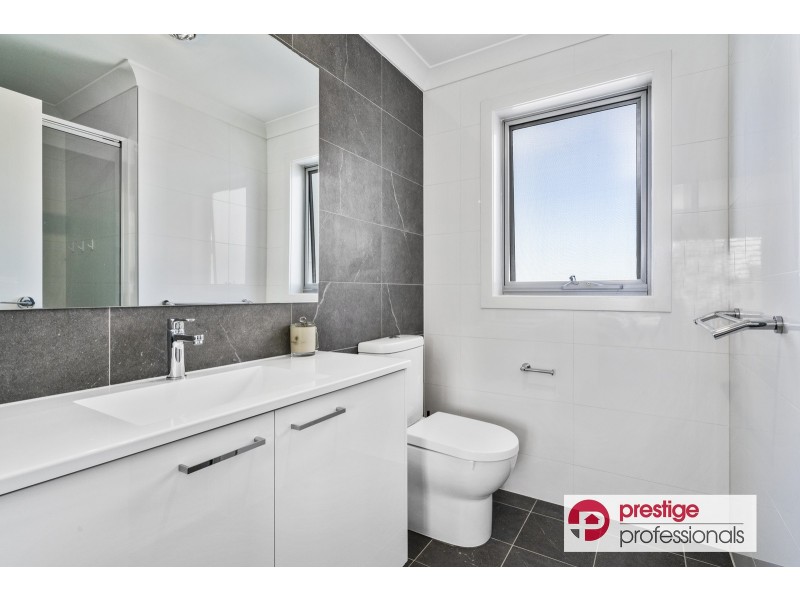 3 Nairn Place, Moorebank NSW 2170