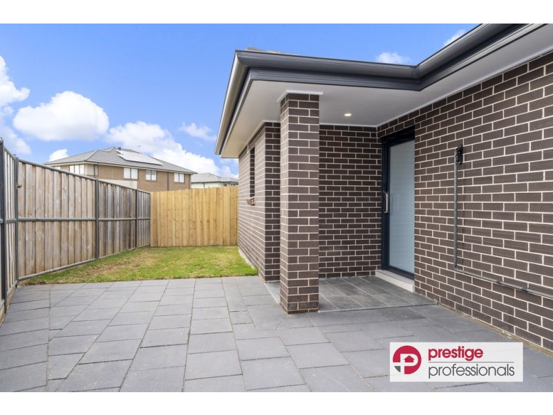 105 Maddecks Avenue, Moorebank NSW 2170