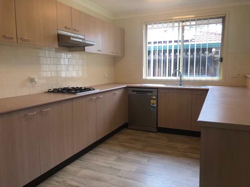 13 Merryville Court, Wattle Grove NSW 2173