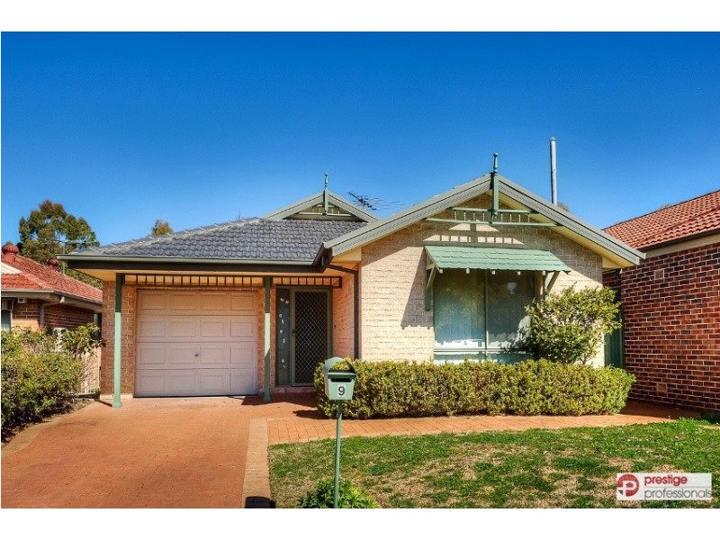9 Torrens Court, Wattle Grove NSW 2173
