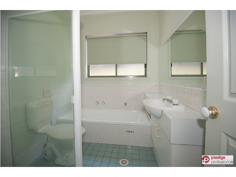 9 Torrens Court, Wattle Grove NSW 2173