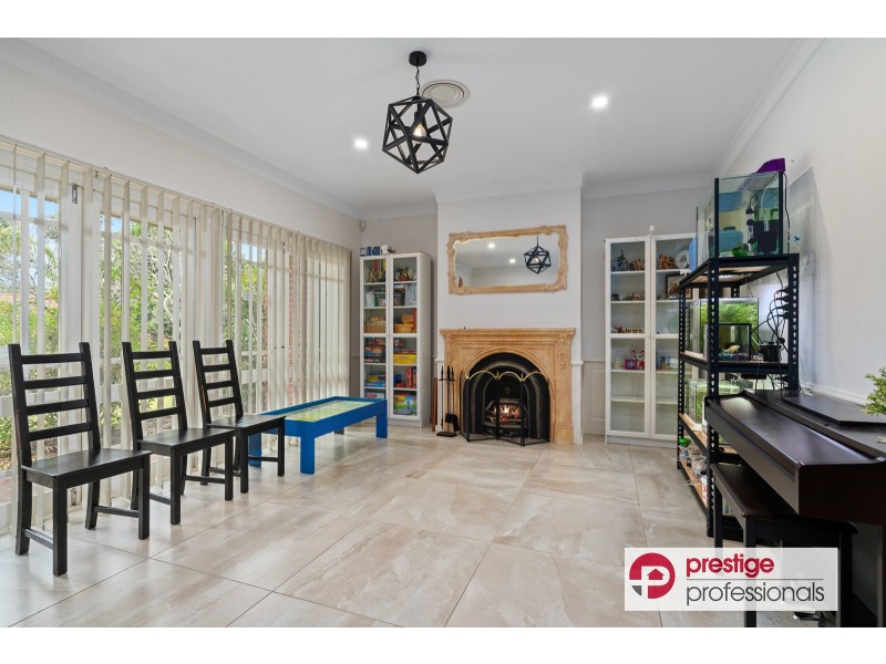 8 Trineura Court, Wattle Grove NSW 2173