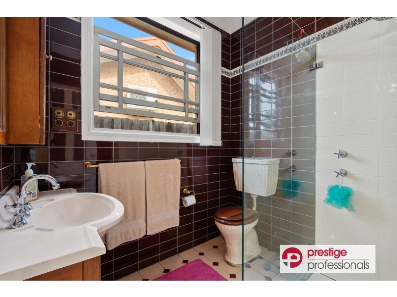 8 Trineura Court, Wattle Grove NSW 2173