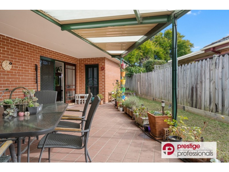 8 Trineura Court, Wattle Grove NSW 2173