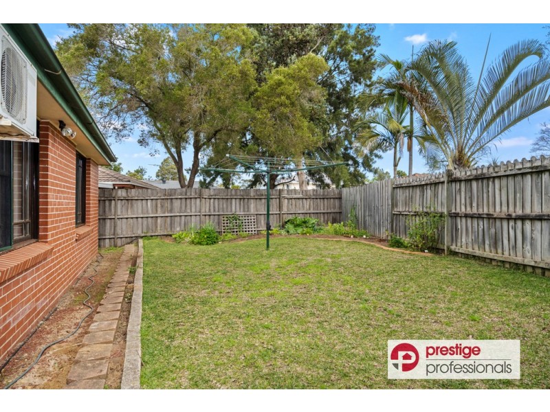 8 Trineura Court, Wattle Grove NSW 2173