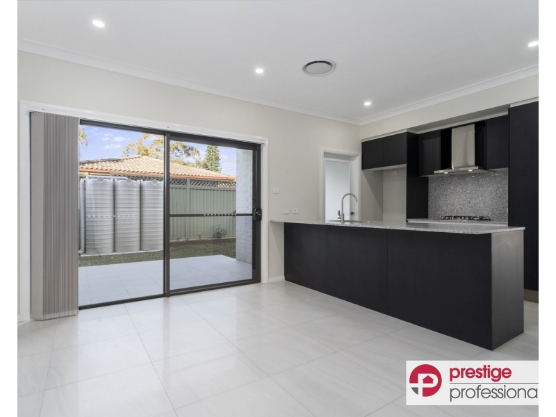 1-3/102 Longstaff Avenue, Chipping Norton NSW 2170