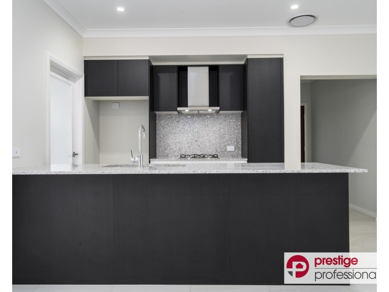 1-3/102 Longstaff Avenue, Chipping Norton NSW 2170