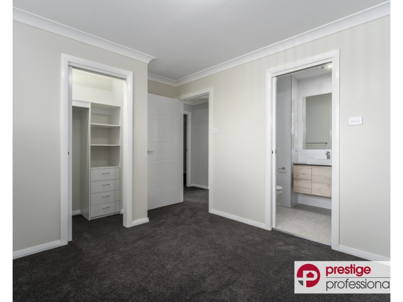 1-3/102 Longstaff Avenue, Chipping Norton NSW 2170