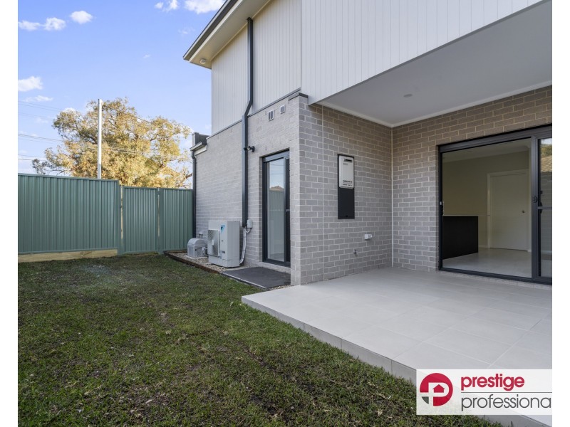 1-3/102 Longstaff Avenue, Chipping Norton NSW 2170
