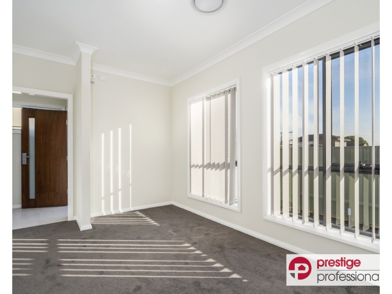 1-3/102 Longstaff Avenue, Chipping Norton NSW 2170