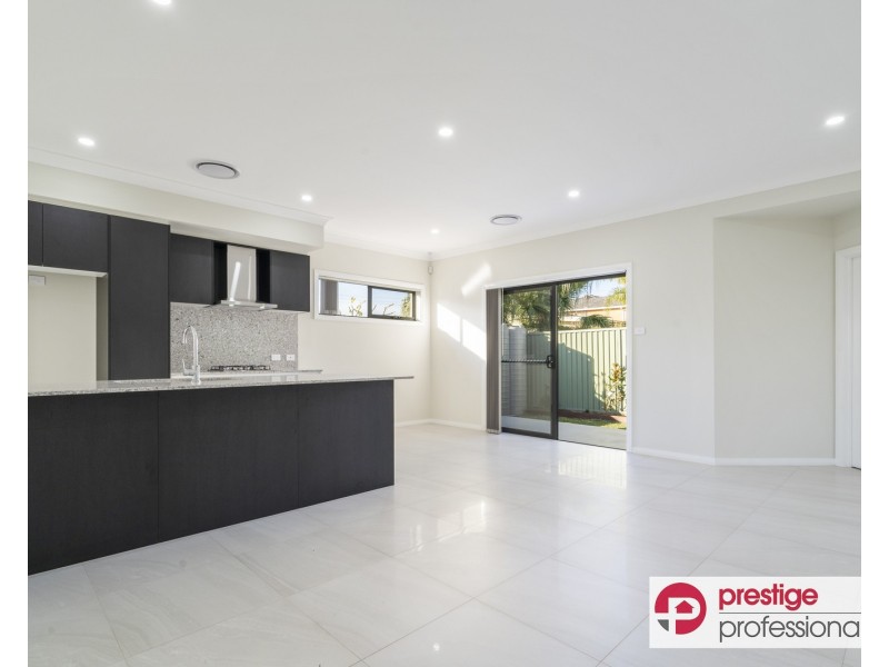 1-3/102 Longstaff Avenue, Chipping Norton NSW 2170