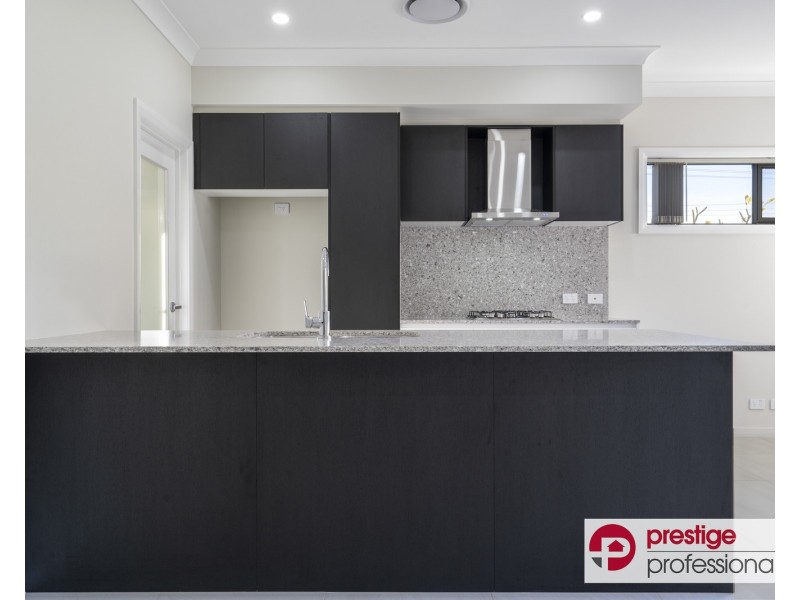 1-3/102 Longstaff Avenue, Chipping Norton NSW 2170