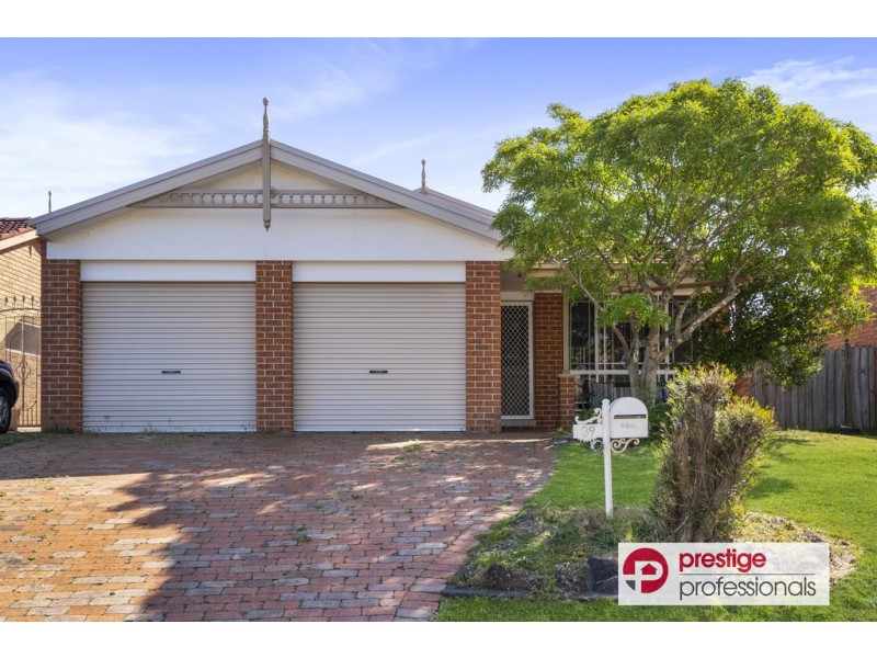 39 Daintree Drive, Wattle Grove NSW 2173