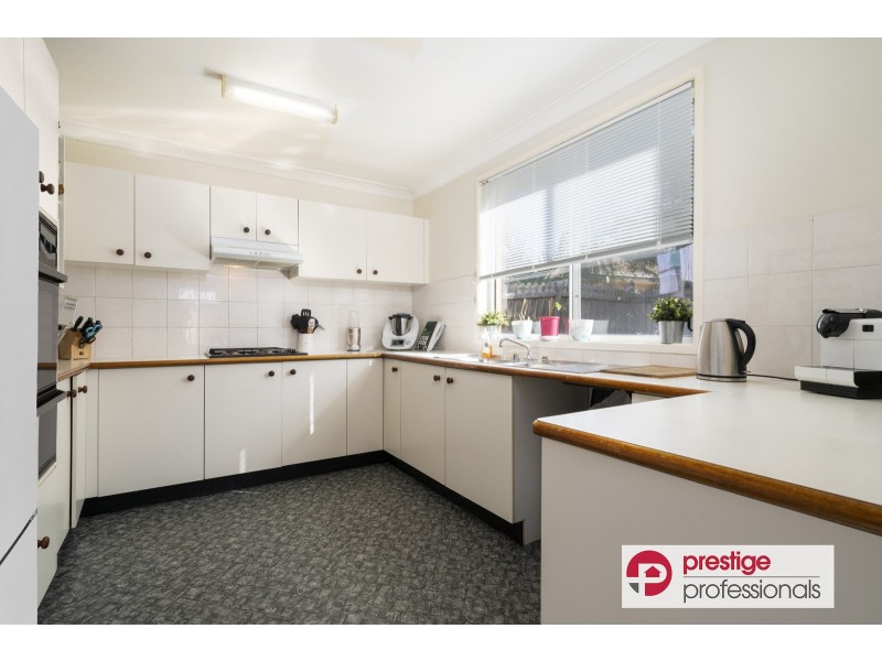 39 Daintree Drive, Wattle Grove NSW 2173