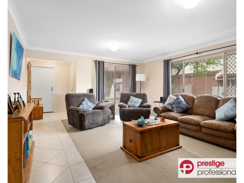 8 Haughton Court, Wattle Grove NSW 2173