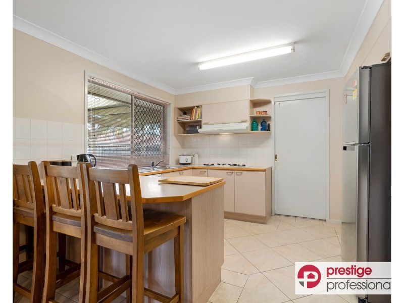 8 Haughton Court, Wattle Grove NSW 2173