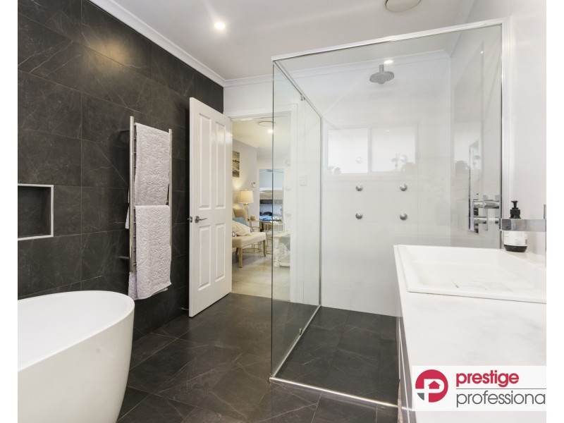 18 Hillcrest Avenue, Moorebank NSW 2170