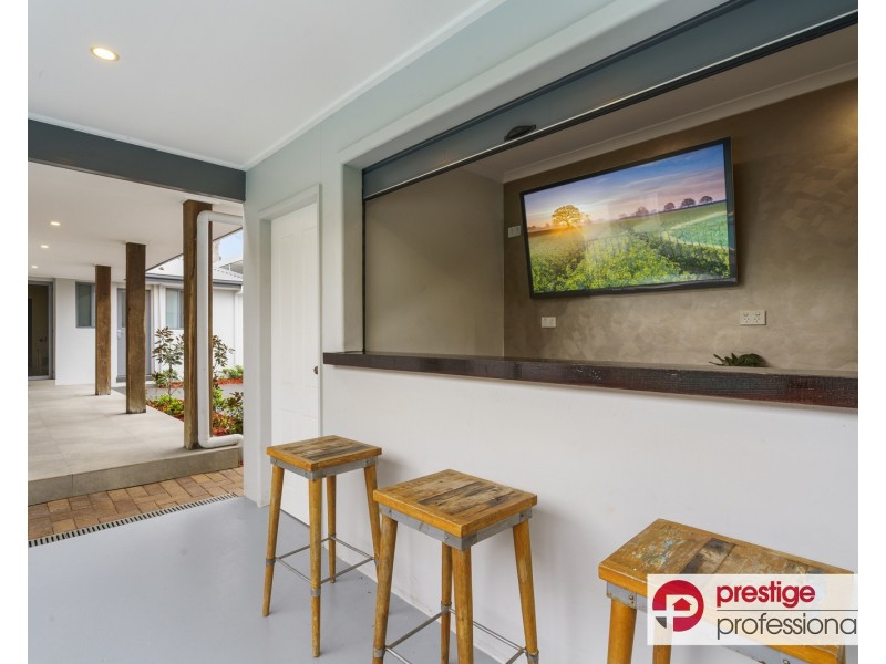 18 Hillcrest Avenue, Moorebank NSW 2170